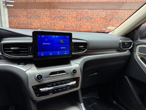 Certified 2022 Ford Explorer XLT w/ Equipment Group 202A image 17