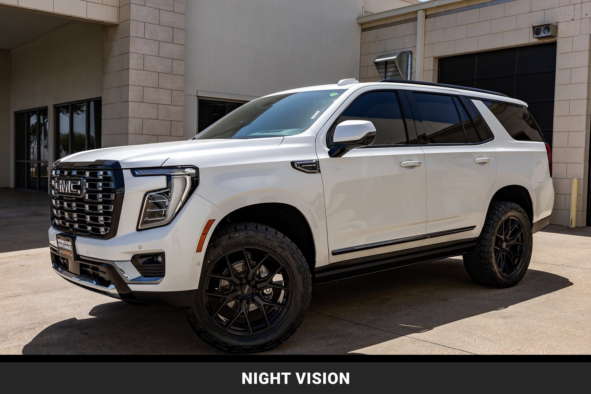 Used 2025 GMC Yukon Denali Ultimate AWD/4WD image 5