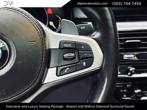 Used 2018 BMW M550i xDrive w/ Driving Assistance Package AWD/4WD image 30