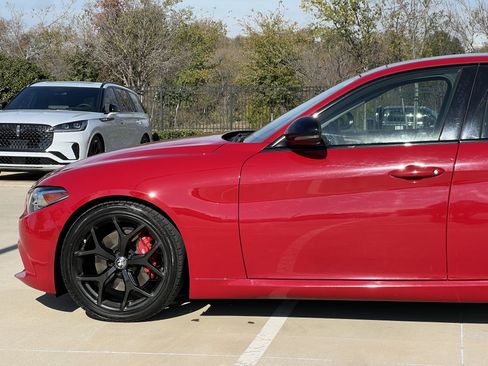 Used 2021 Alfa Romeo Giulia Ti w/ Nero Edizione image 5