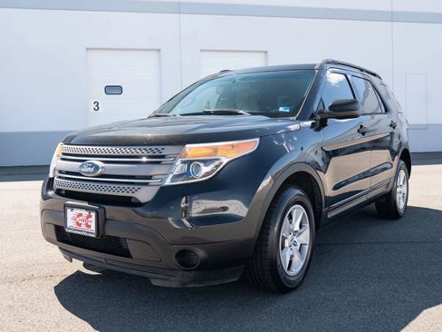 Used 2014 Ford Explorer 4WD image 2