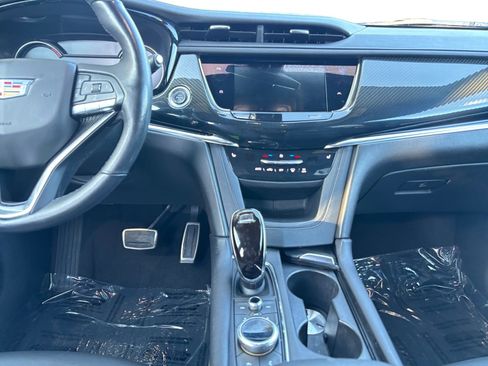 Used 2021 Cadillac XT6 Sport AWD/4WD image 11
