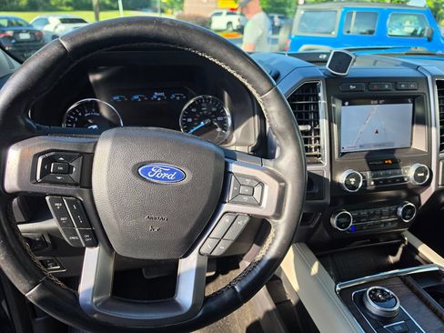 Used 2019 Ford Expedition Platinum RWD image 10