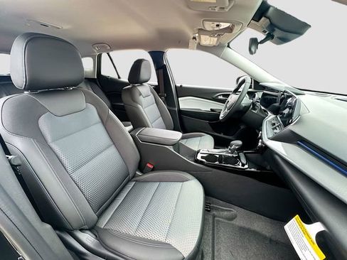 New 2026 Chevrolet Trax LT w/ Driver Confidence Package image 28