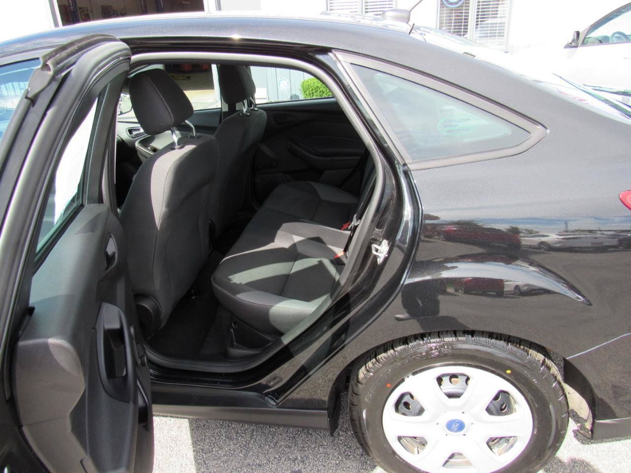 Used 2014 Ford Focus S FWD image 33