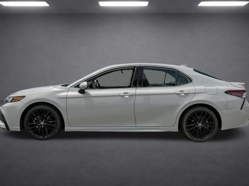 Used 2024 Toyota Camry XSE FWD image 8
