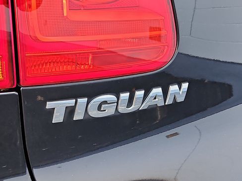 Used 2016 Volkswagen Tiguan R-Line FWD image 19