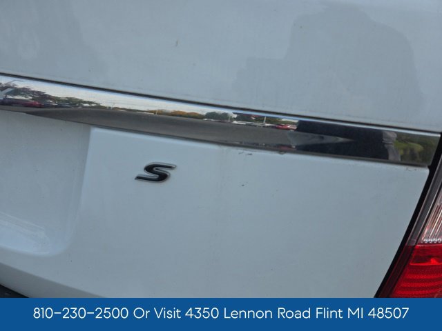 Used 2016 Chrysler Town & Country S w/ Driver Convenience Group FWD image 10