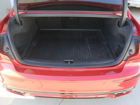 Used 2019 Volvo S60 T6 R-Design image 23