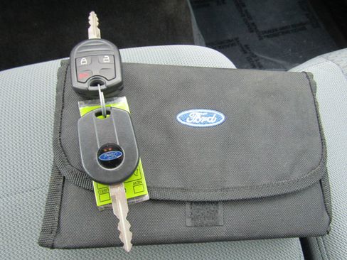 Used 2013 Ford F150 XLT w/ Luxury Equipment Group AWD/4WD image 32