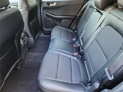 New 2025 Ford Escape SE image 15