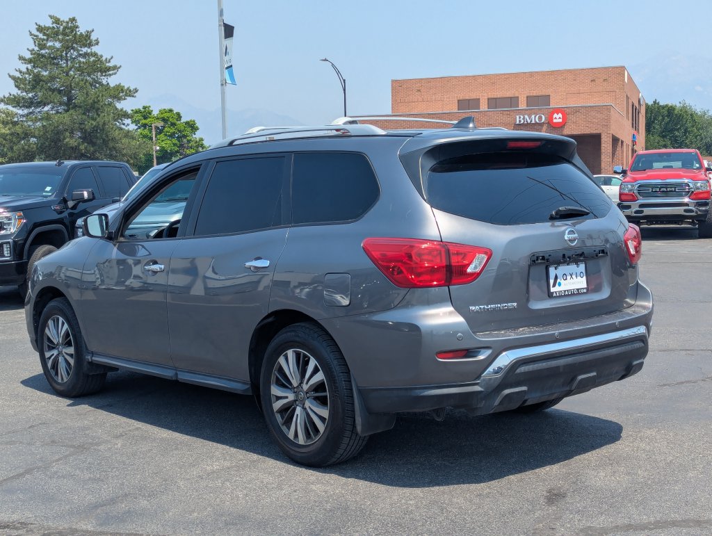 Used 2019 Nissan Pathfinder S FWD image 7