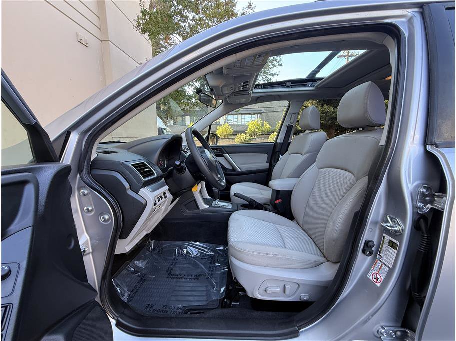 Used 2016 Subaru Forester 2.5i Premium AWD/4WD image 24