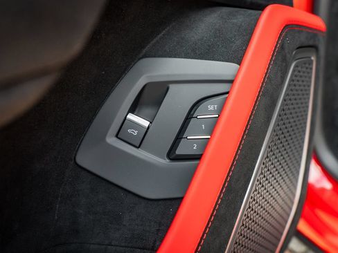 Used 2024 Lamborghini Urus Performante AWD/4WD image 25