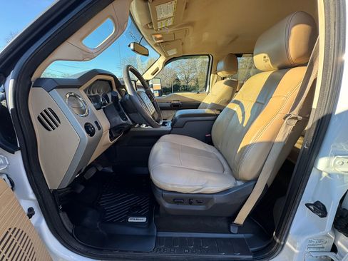 Used 2015 Ford F450 Lariat w/ Lariat Interior Package image 13