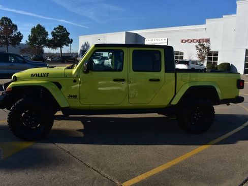 Used 2023 Jeep Gladiator Willys image 8