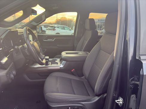 Used 2022 Chevrolet Silverado 1500 RST w/ Convenience Package II image 10