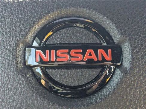 Used 2021 Nissan Titan PRO-4X w/ Pro-4x Convenience Package image 13