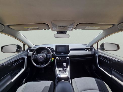 Used 2019 Toyota RAV4 LE image 29