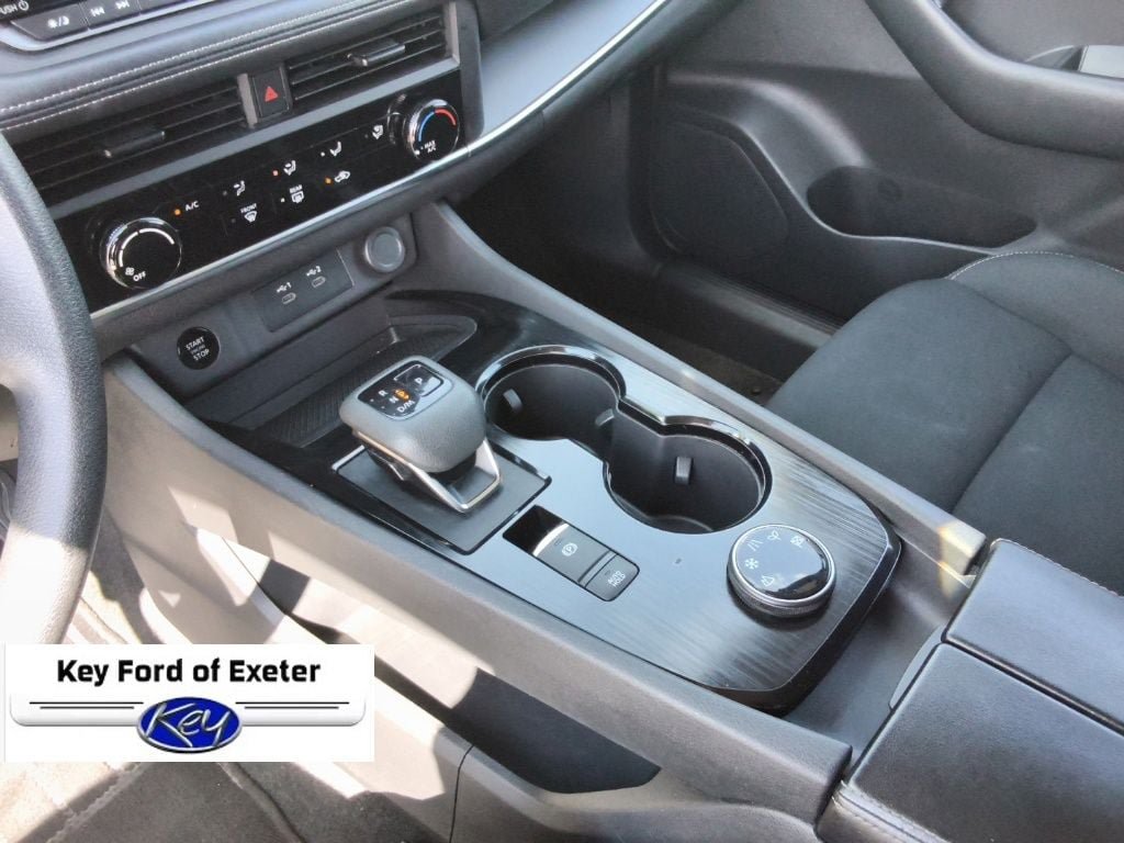 Used 2024 Nissan Rogue S AWD/4WD image 25
