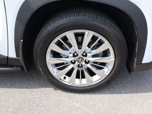 Used 2024 Toyota Grand Highlander AWD image 41