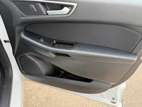 Used 2017 Ford Edge SEL image 32