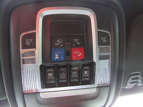 Used 2022 RAM 1500 TRX AWD/4WD image 31