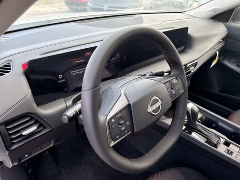 New 2026 Nissan Sentra SR w/ Floor Mat Package FWD image 19