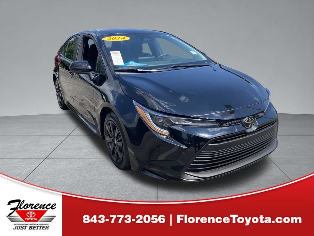 Used 2024 Toyota Corolla LE FWD image 1