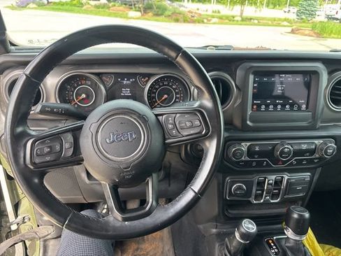 Used 2022 Jeep Gladiator Sport AWD/4WD image 15