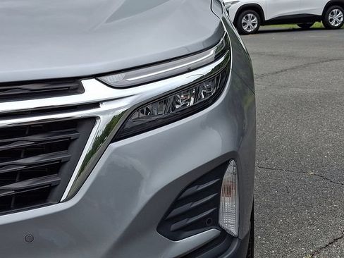 Used 2023 Chevrolet Equinox LT FWD image 9