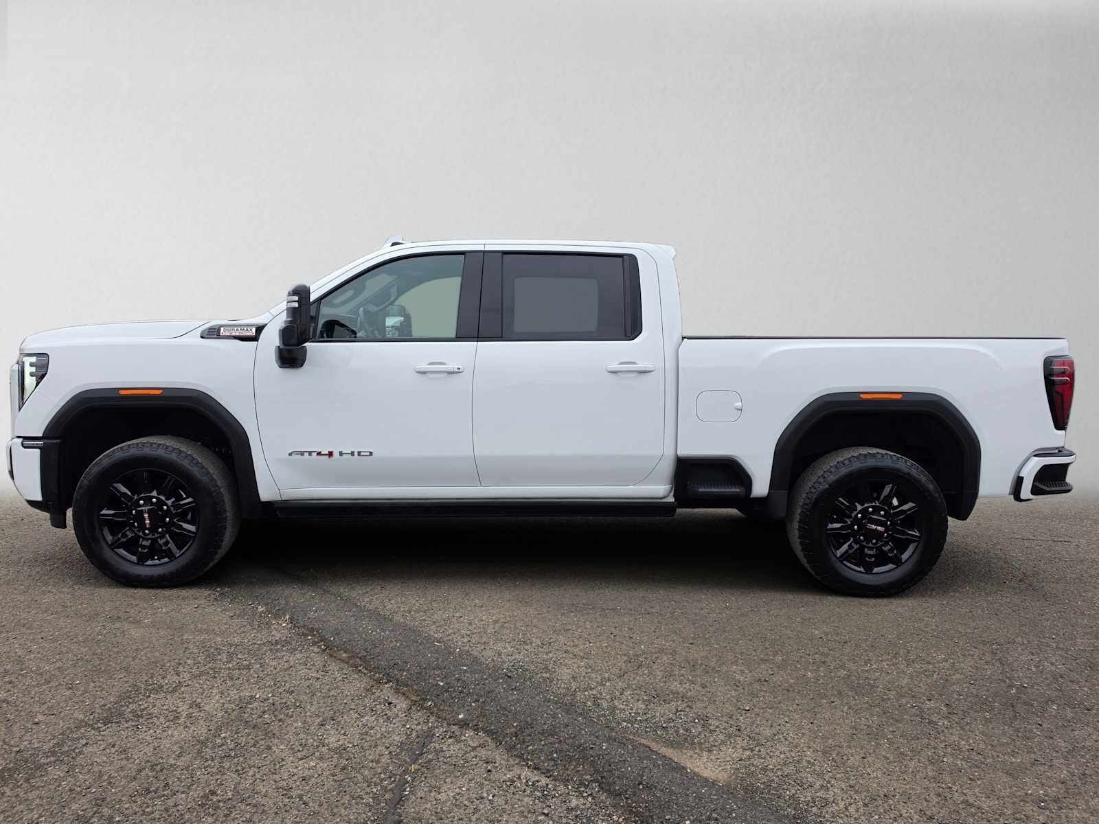 Used 2024 GMC Sierra 2500 AT4 w/ AT4 Premium Plus Package AWD/4WD image 6