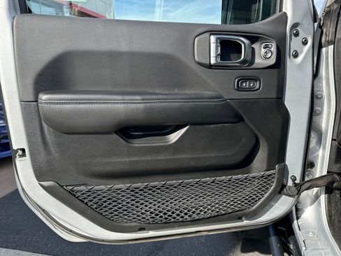 Used 2024 Jeep Wrangler Unlimited Rubicon 4xe image 11