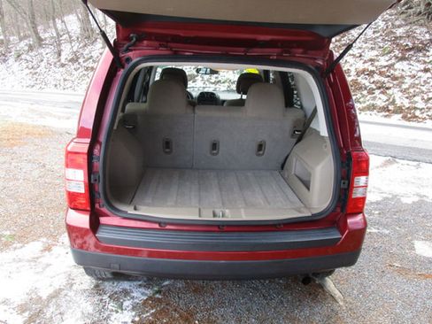 Used 2016 Jeep Patriot Sport w/ Power Value Group image 10