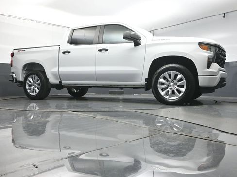 Used 2022 Chevrolet Silverado 1500 Custom AWD/4WD image 29