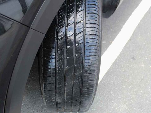 Used 2017 Kia Sorento LX image 28