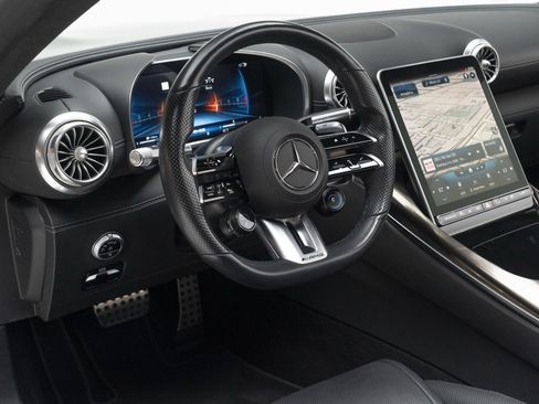 Used 2022 Mercedes-Benz SL 63 AMG SL 63 AMGﾮ w/ Driver Assistance Package image 17