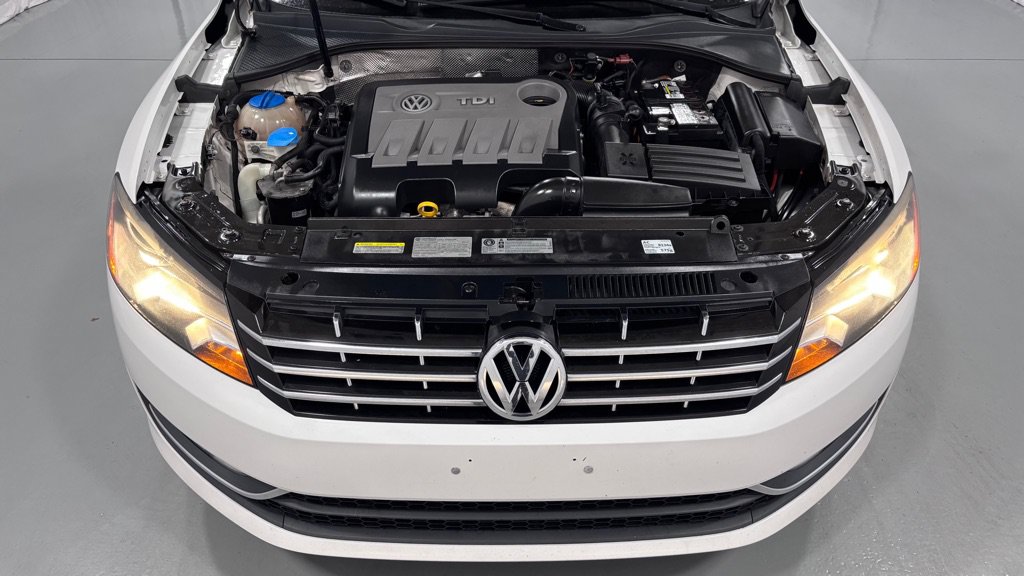 Used 2014 Volkswagen Passat TDI SEL Premium FWD image 30