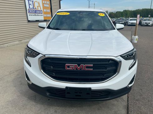 Used 2021 GMC Terrain SLE FWD image 2