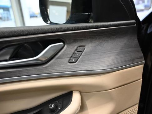 Used 2023 Jeep Grand Cherokee L Limited image 31