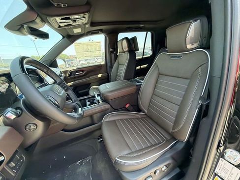 New 2026 GMC Yukon Denali Ultimate AWD/4WD image 10