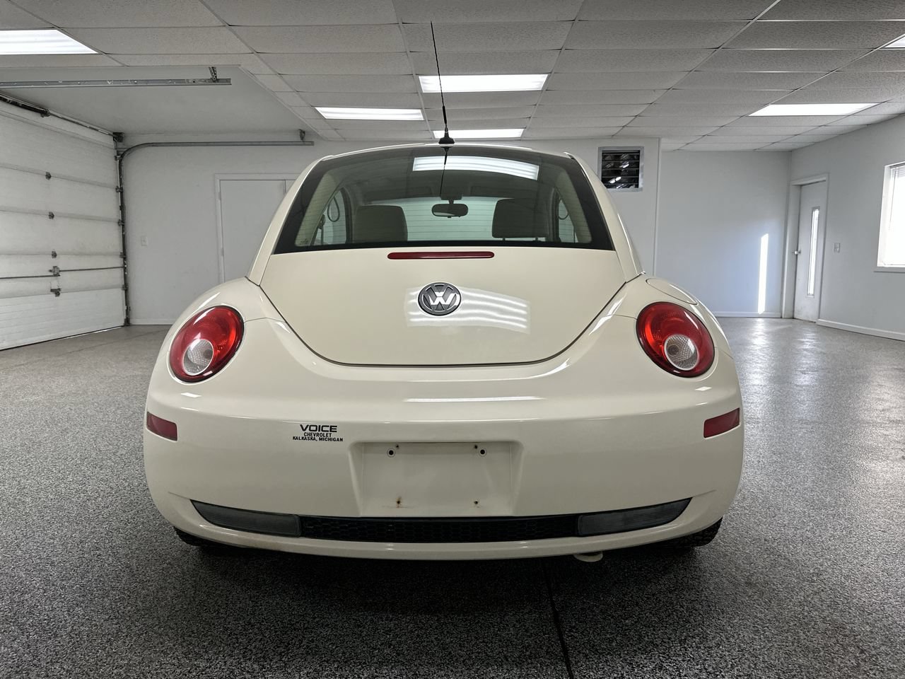 Used 2009 Volkswagen Beetle S FWD image 7