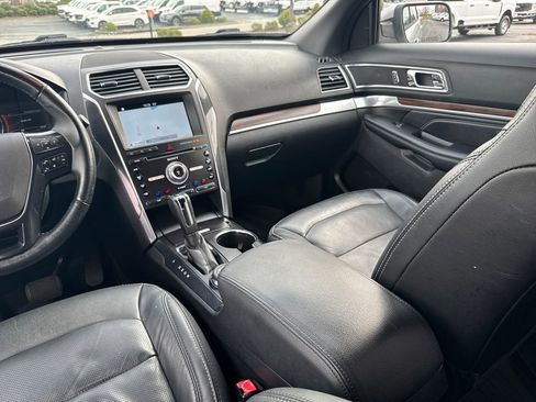Used 2017 Ford Explorer Limited w/ Equipment Group 301A image 30