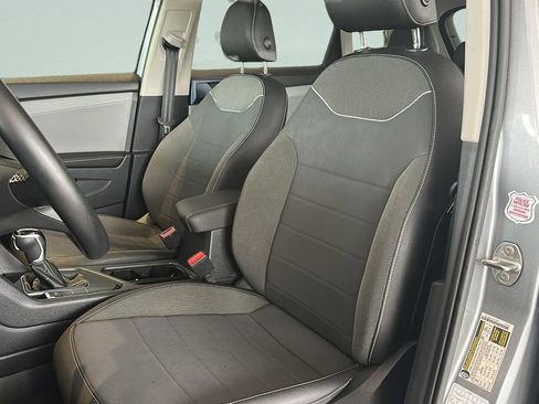 Used 2024 Volkswagen Taos SE image 31