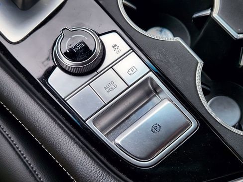 Used 2023 Genesis G70 2.0T image 20