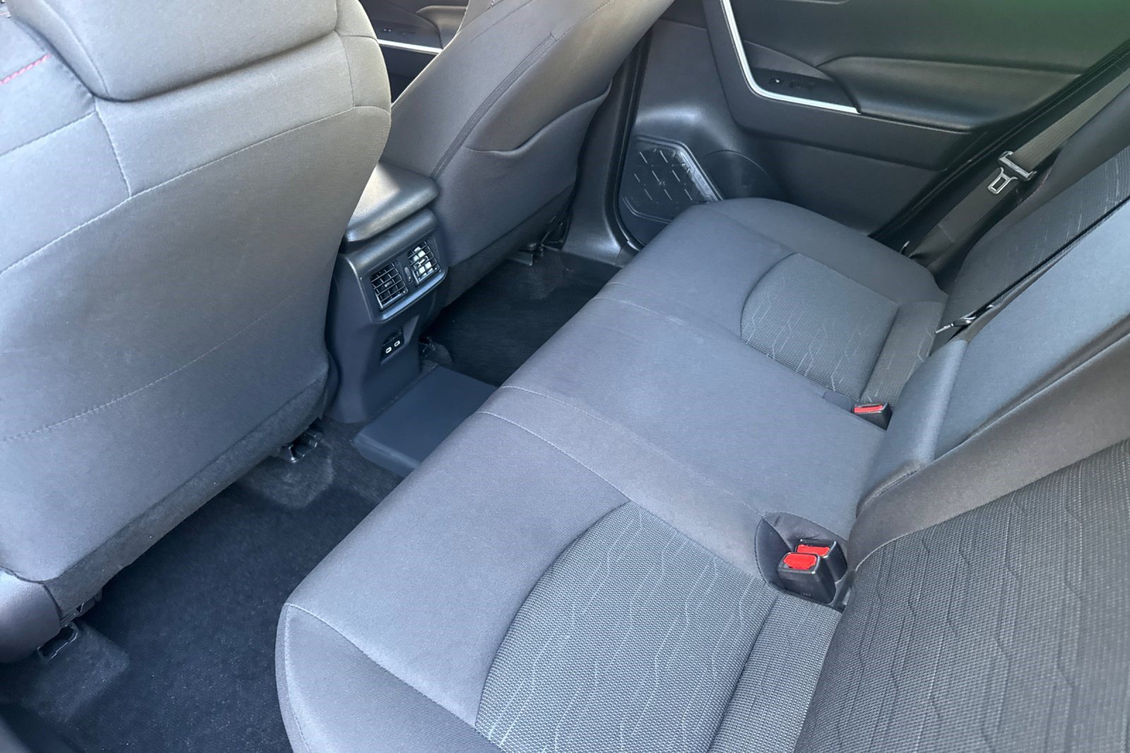 Used 2025 Toyota RAV4 SE AWD/4WD image 27