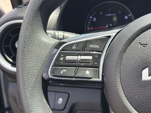 Used 2023 Kia Forte LXS FWD image 9