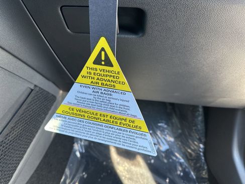 New 2026 Volkswagen Taos SE AWD/4WD image 24