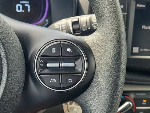 Used 2025 Kia Soul LX FWD image 19