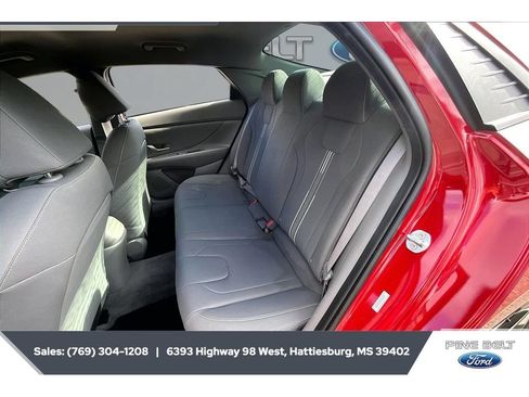 Used 2023 Hyundai Elantra SEL w/ Convenience Package FWD image 19